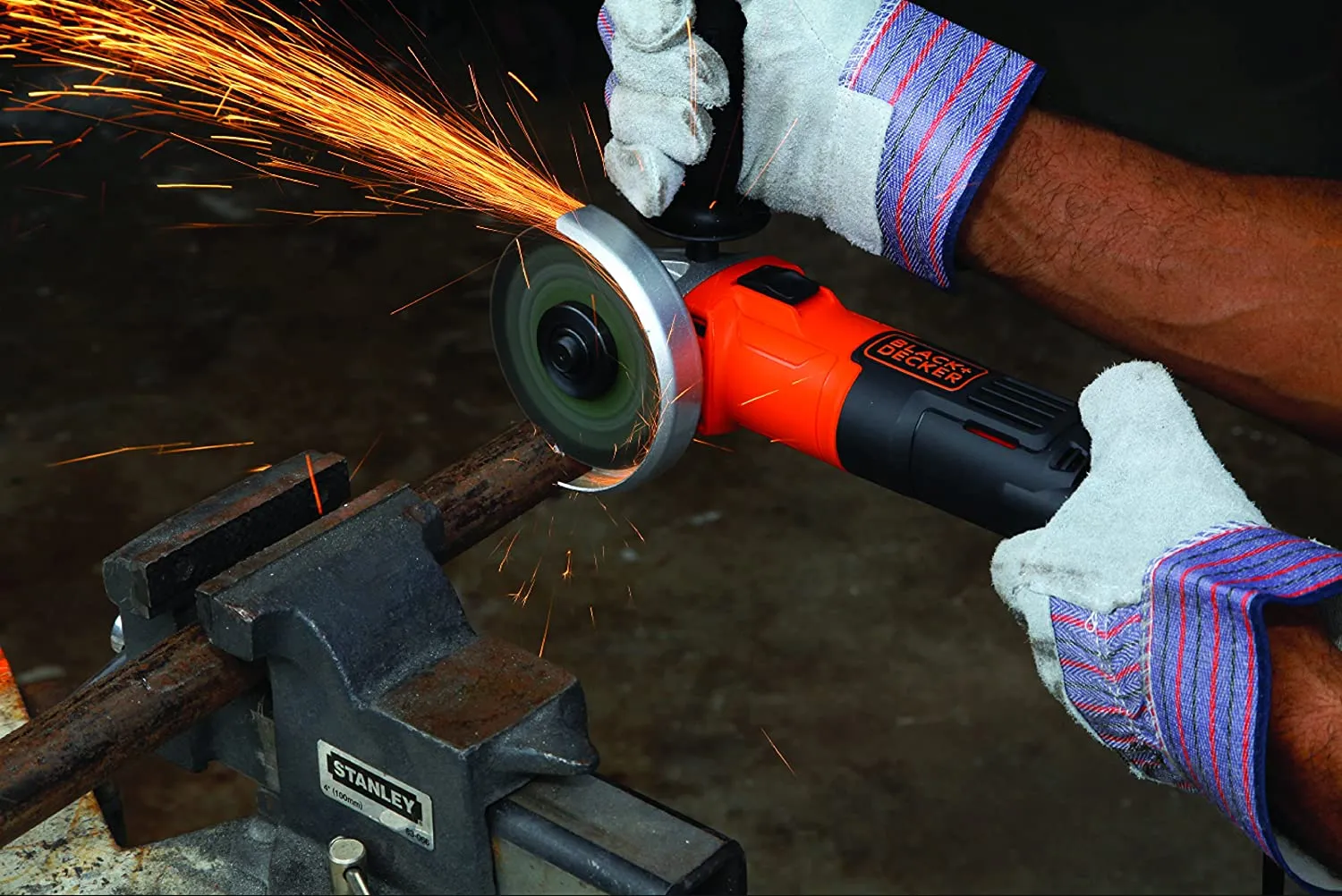 Black   Decker G650-IN Angle Grinder