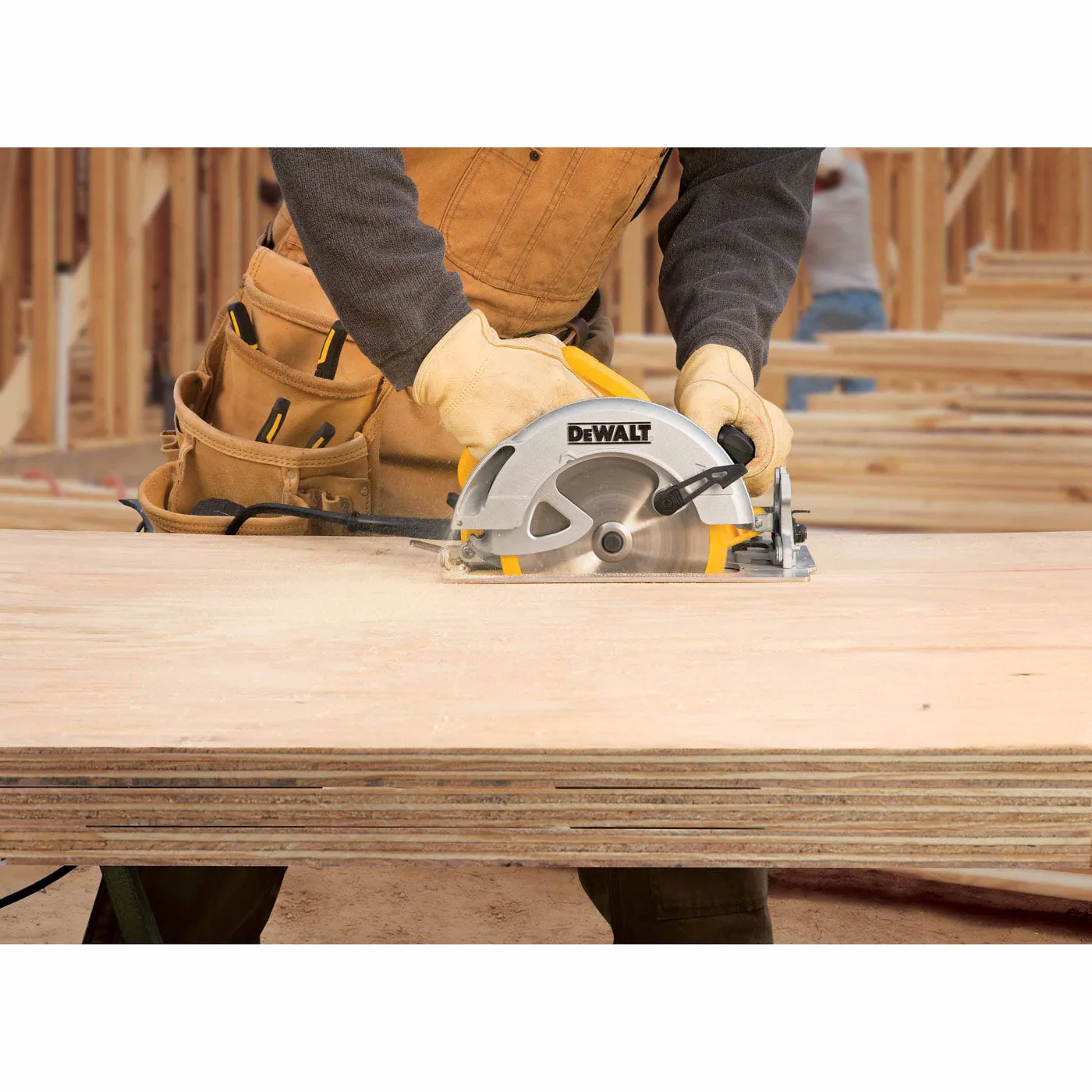 DeWalt DWE575 7-1/4" 15 Amp Lightweight Circular Saw