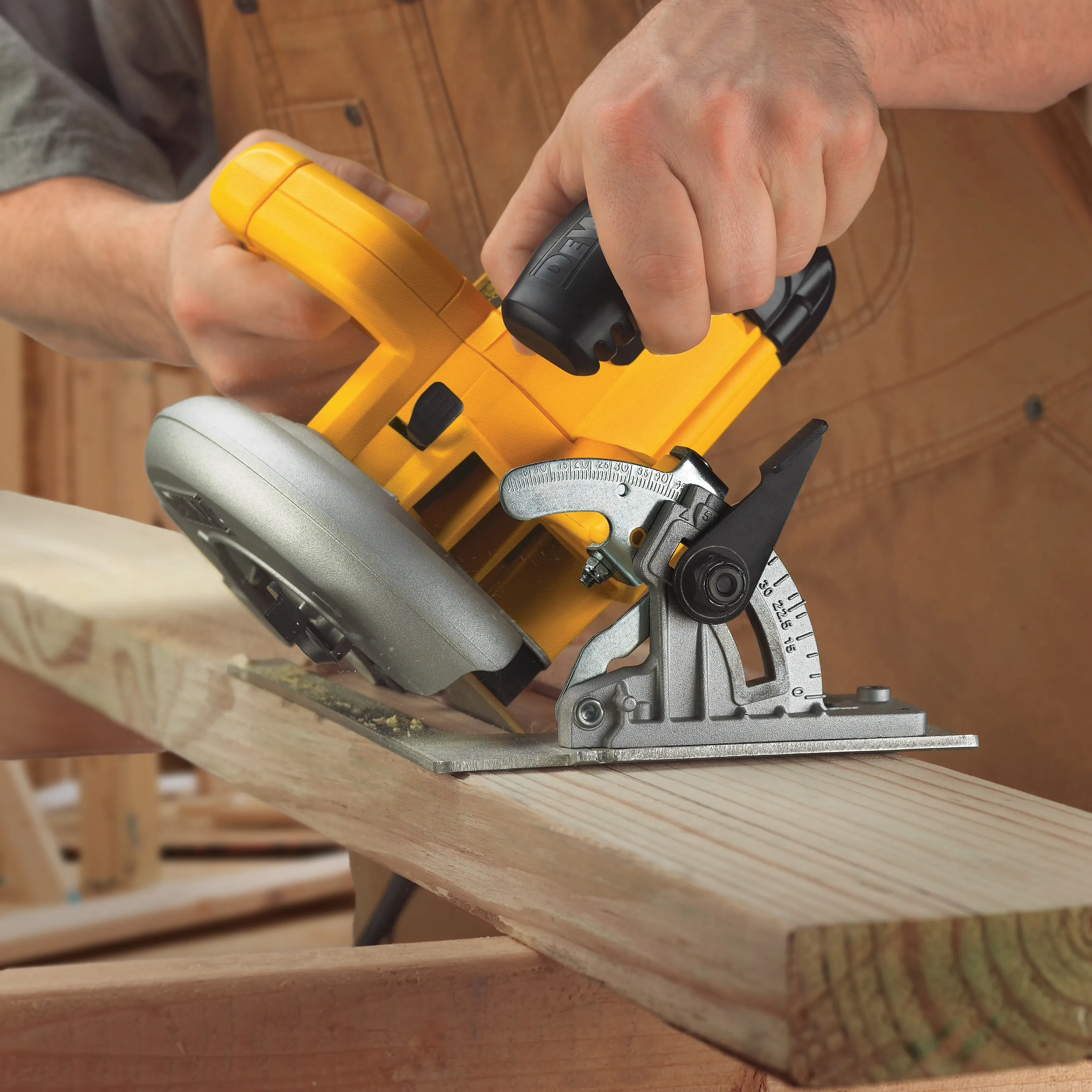 DeWalt DWE575 7-1/4" Lightweight Circular Saw