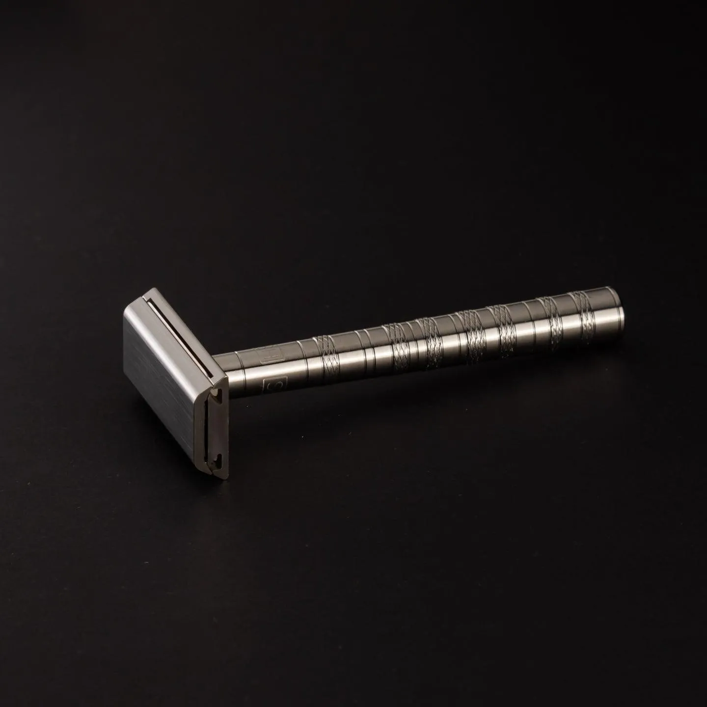 Henson - Ti22 Titanium Safety Razor