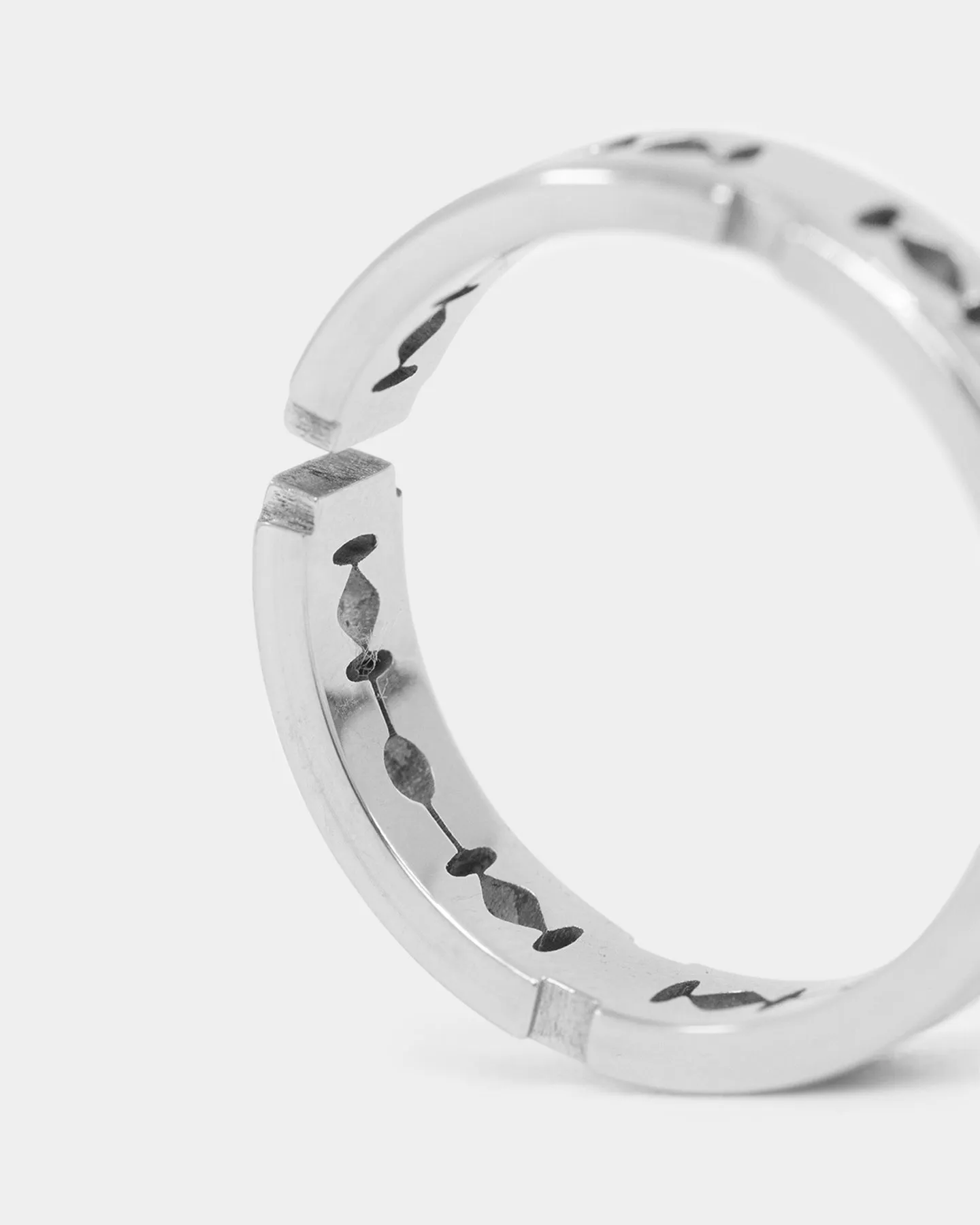 Loiter Razor Ring Stainless Steel