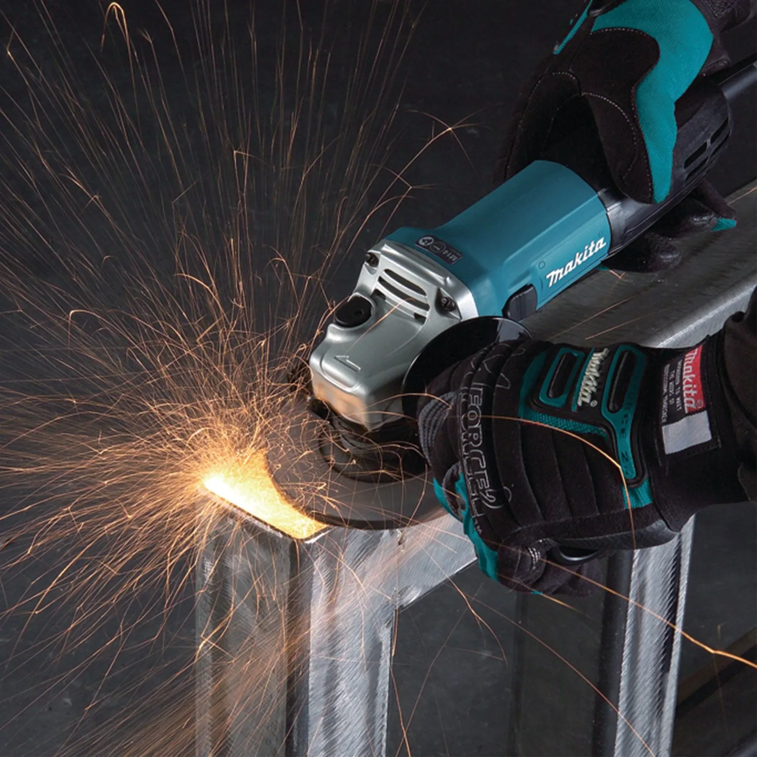 Makita (HR2811FX) 1‑1/8'' SDS‑PLUS Rotary Hammer and 4‑1/2" Angle Grinder