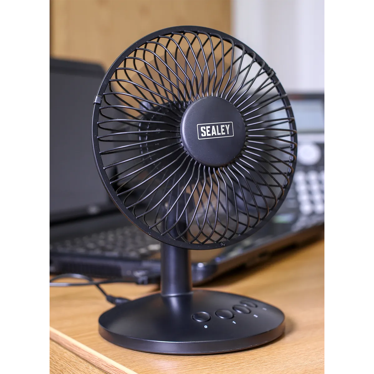 Oscillating USB Desk Fan 3-Speed 6"